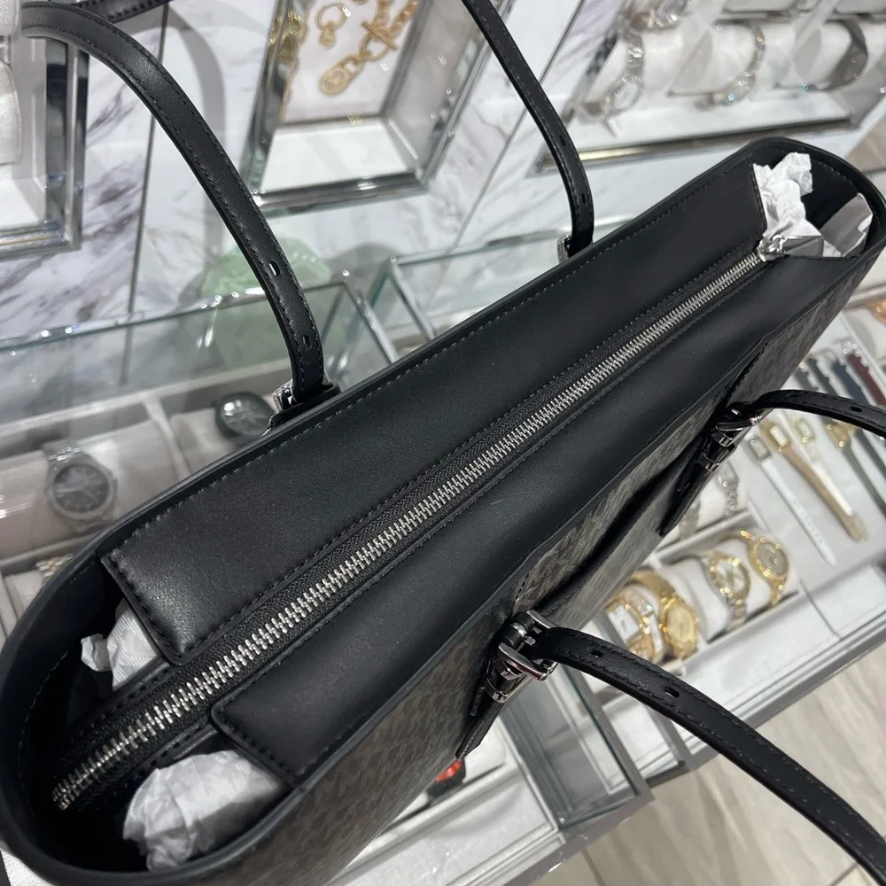MICHAEL KORS Quinn Large EW Top Zip Metallic Signature Logo Tote Bag
Black 
NWT - Picture 12 of 16